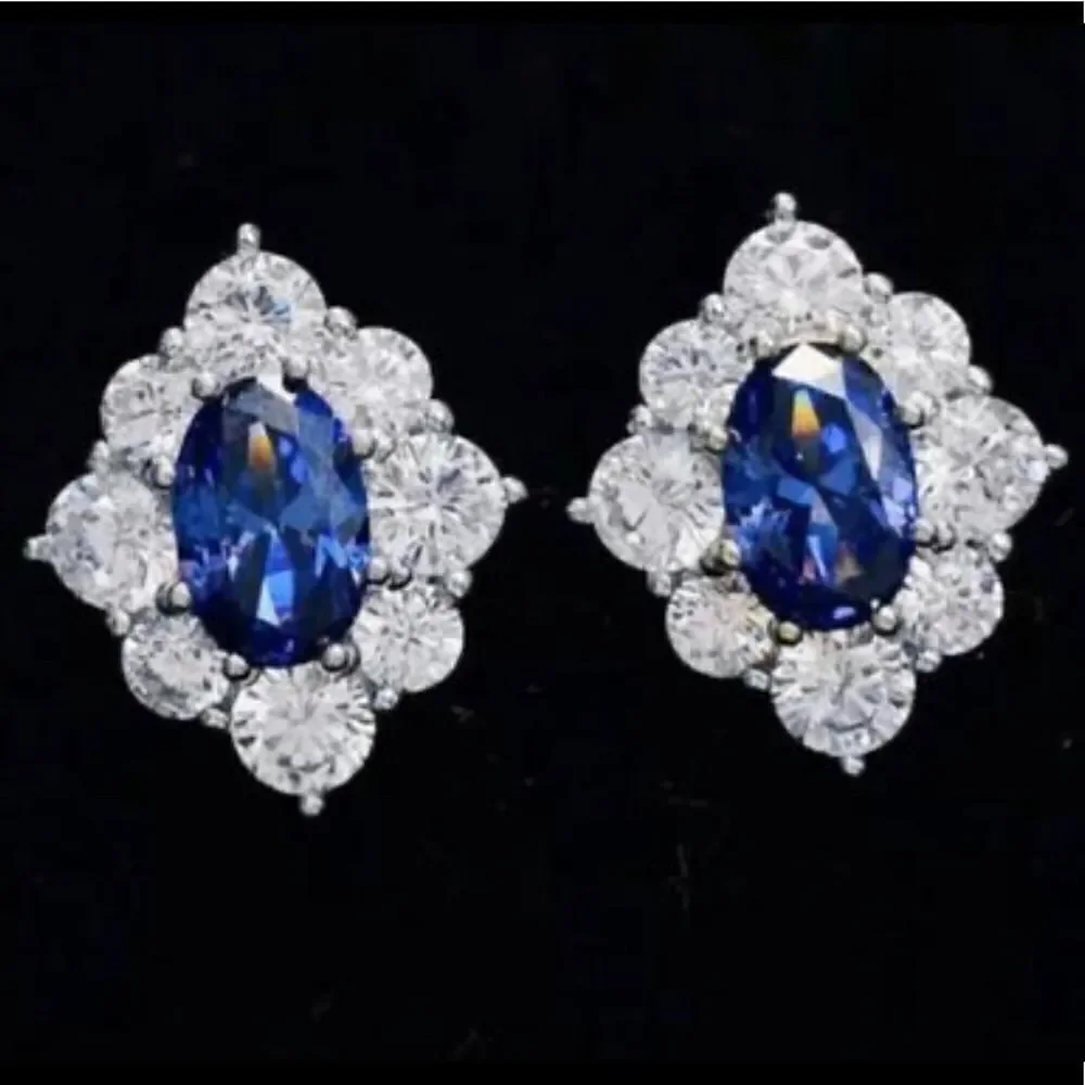 The Royal 925 Sapphire are Cubic zirconium estate inspired stud earrin…